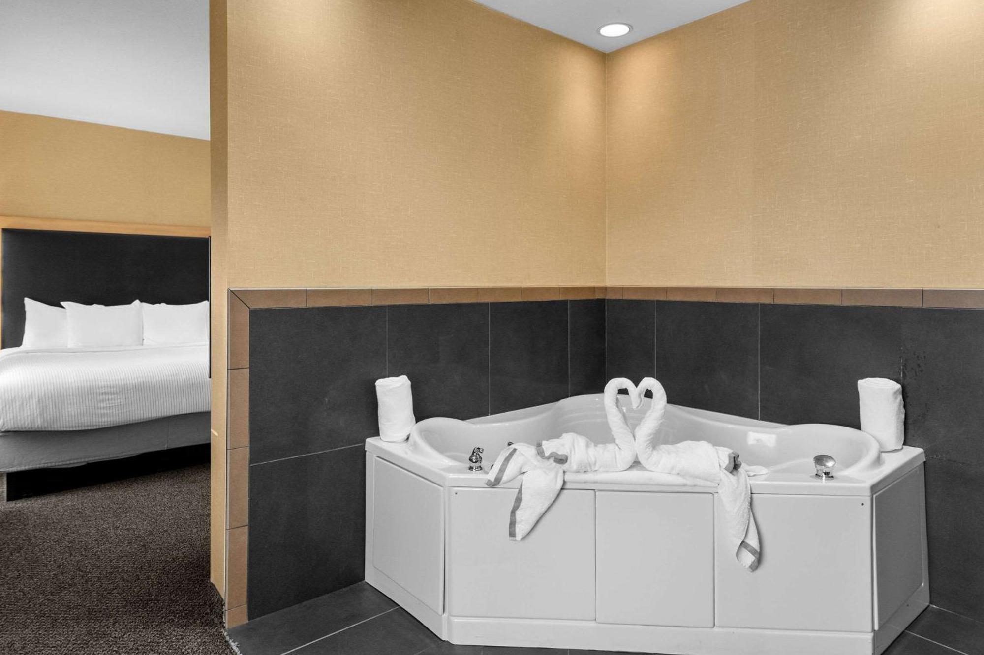 Cambria Hotel Columbus - Polaris Bagian luar foto
